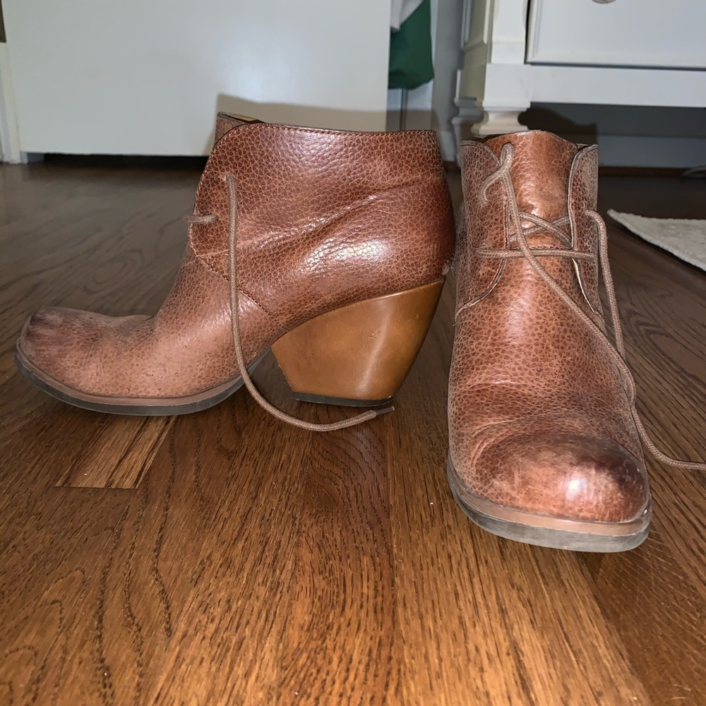 Korks Booties